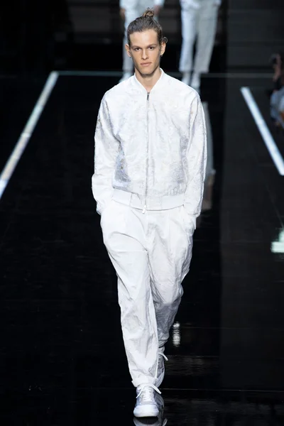 Look 83